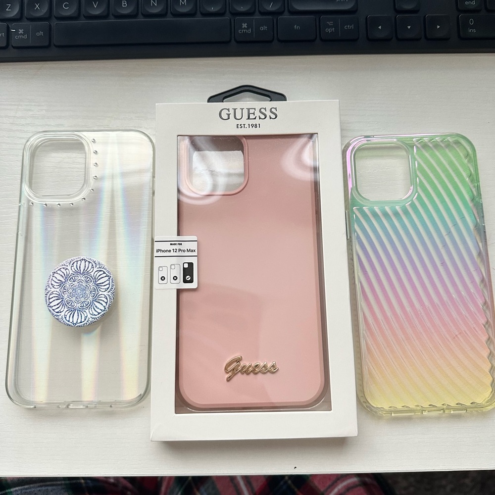 iPhone 12 Pro Max bundle cases - Picture 5 of 6